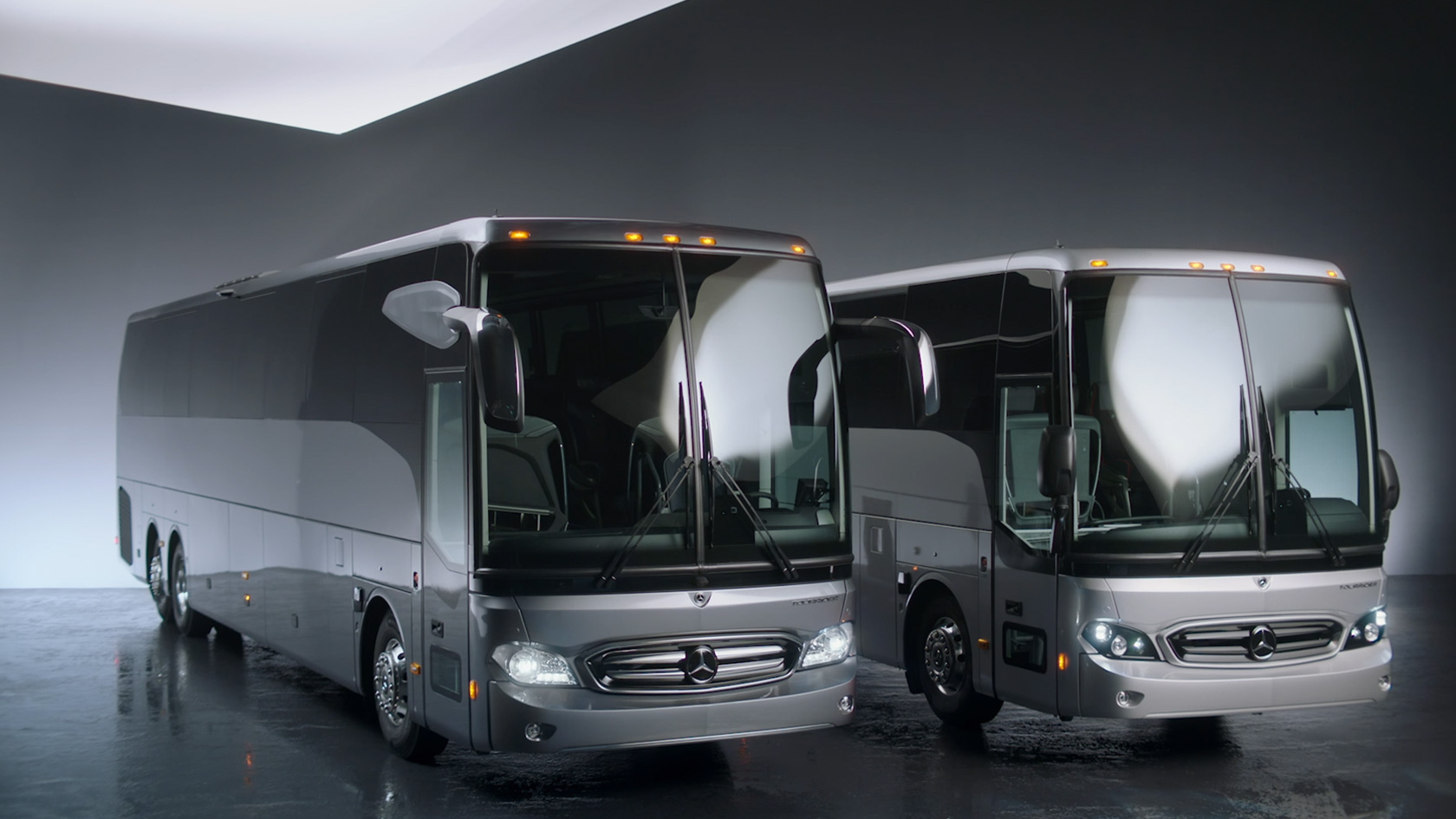 Seamless Travel Across London with Our Executive Coaches – gallery image 1