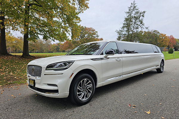 Lincoln-Aviator-Limo