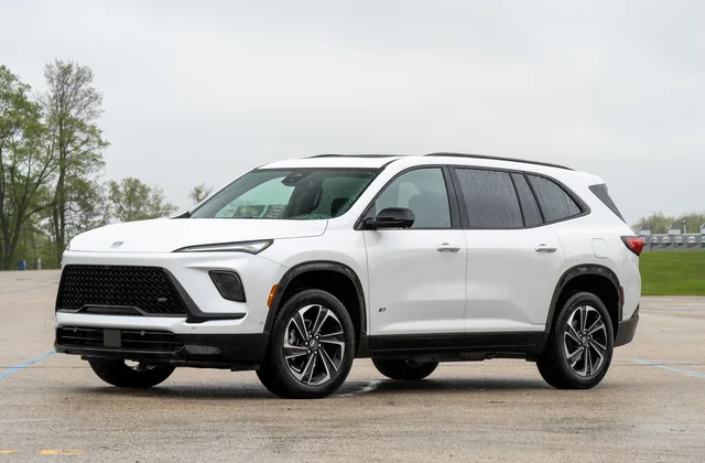 usnpx-2026buickenclave-angularfront2-zd