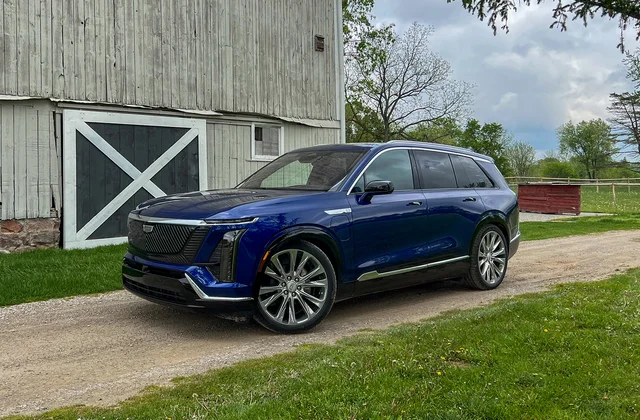 usnpx-2026cadillacvistiq-angularfront1-tm